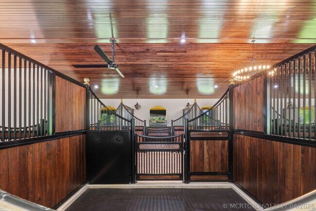 Foto del edificio - 4985 Stables Way