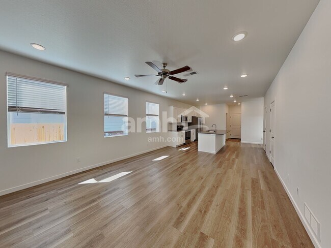 Foto del edificio - 23671 E 2nd Pl