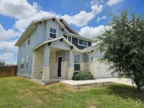 Building Photo - 210 Four Star Dr