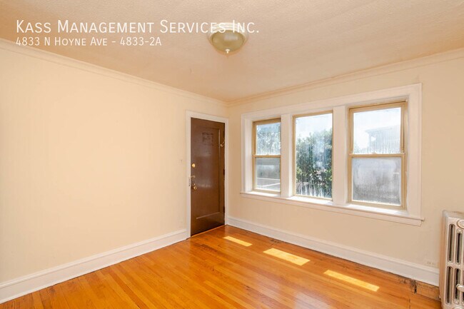 Foto del edificio - 4833 N Hoyne Ave
