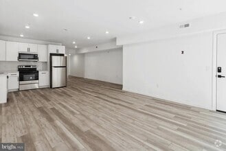 Building Photo - 890 N 42nd St