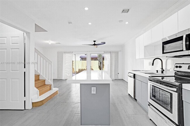 Building Photo - 7783 SW 94th Ln