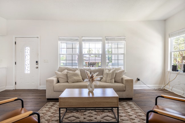 Foto del edificio - 1023 E Broad St