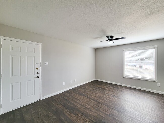 Foto del edificio - 12335 Antoine Dr