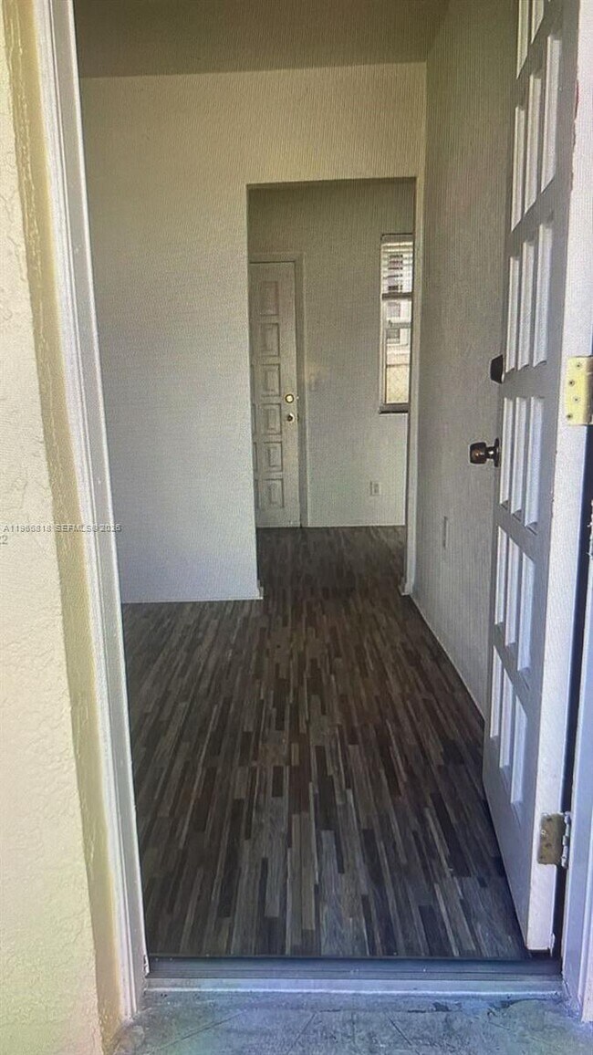 Foto del edificio - 7637 NW 3rd Ave