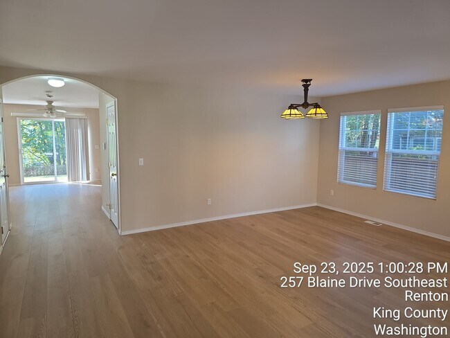 Foto del edificio - Liberty Ridge large home 4 bed 2.5 bath, 2...