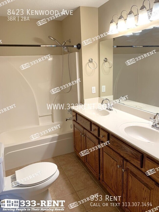 Foto del edificio - 8423 Kenwood Ave
