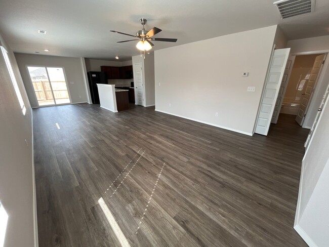 Foto del edificio - *Pre-leasing* Three Bedroom | Two Bath Hom...