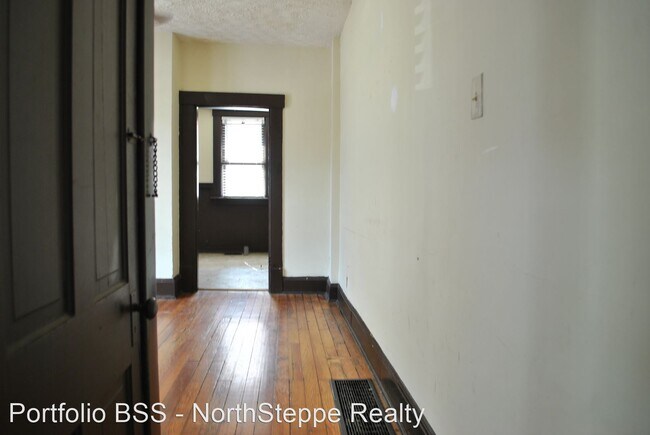 Building Photo - 1236 Neil Ave