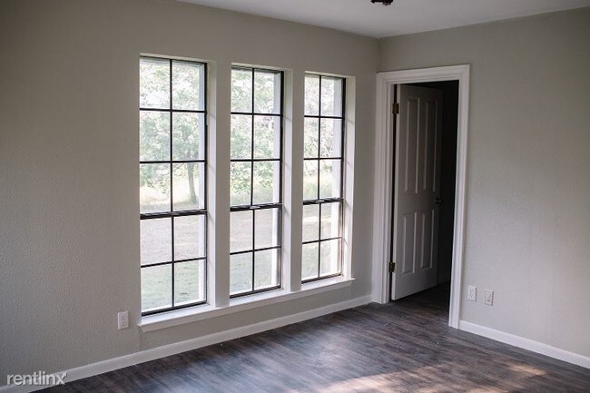 Foto del edificio - 3 br, 2 bath House - 204 Blessing Ranch Rd