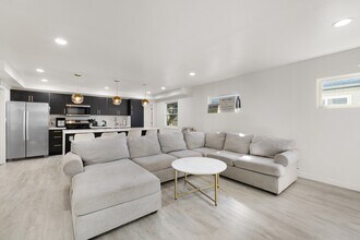Building Photo - 6162 Mary Ln Dr