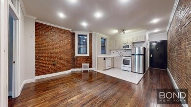 Building Photo - 724 Tenth Avenue