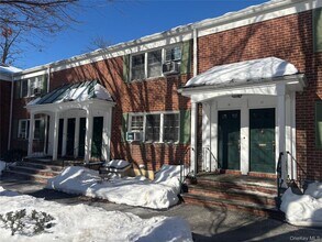 Building Photo - 580 Bedford Rd