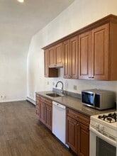 Building Photo - 210 NW 5th St