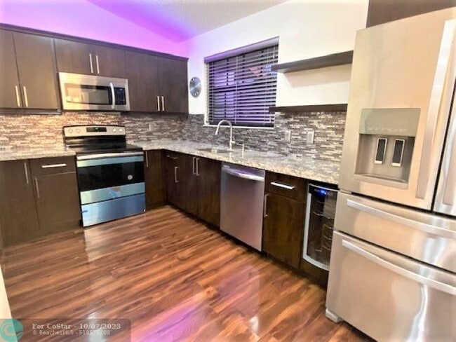Building Photo - 1404 Congressional Way
