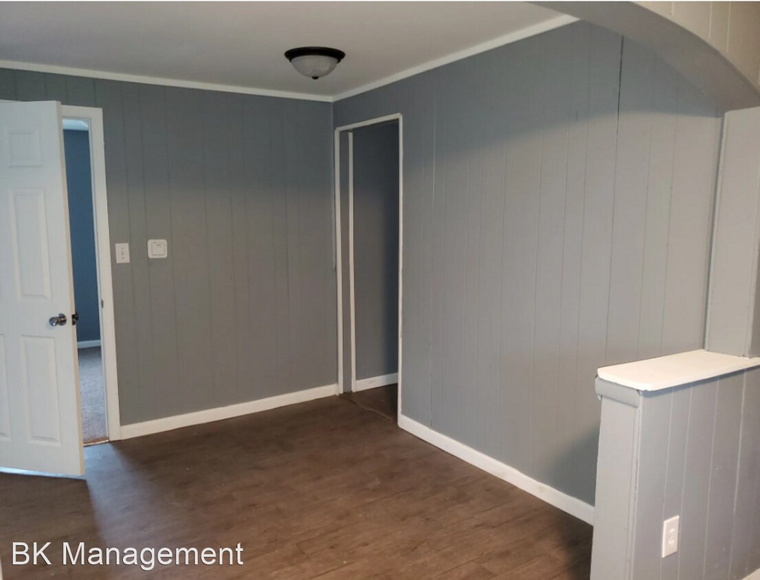 Primary Photo - 3 br, 1 bath House - 1315 S May Avenue