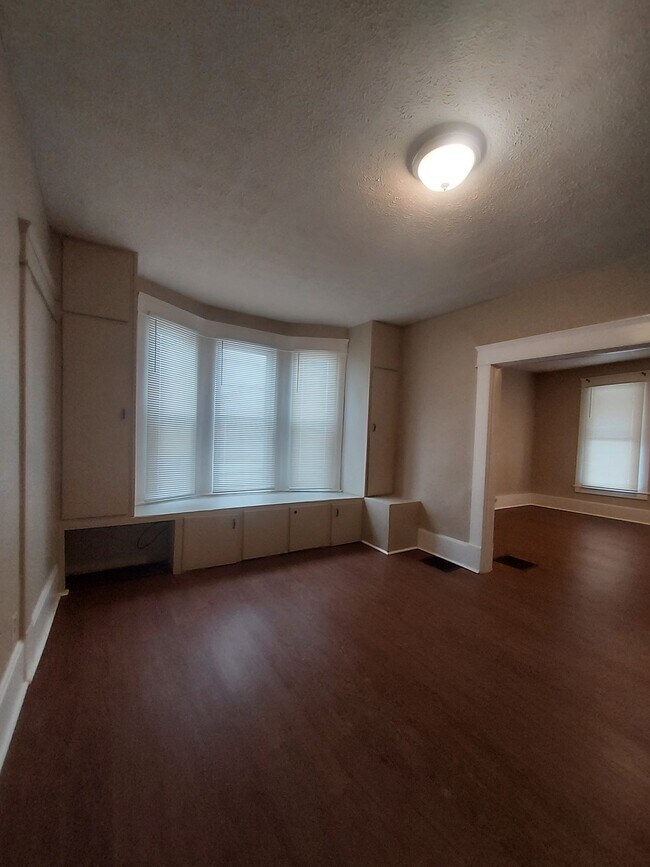 Foto del edificio - 194 Elmwood Ave