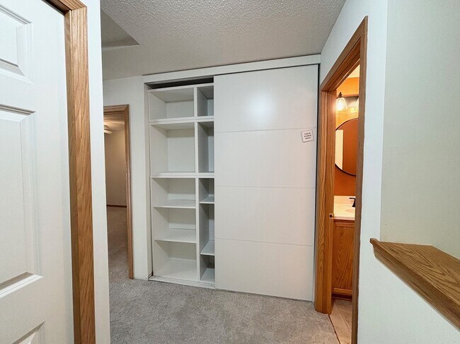 Foto del edificio - 2408 121st Cir NE