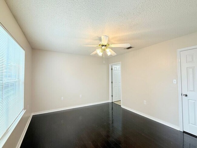 Building Photo - 437 Hilburn Ln