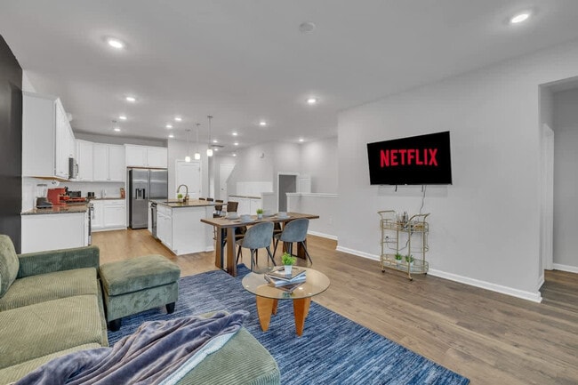 Building Photo - 2800 Saltaire Ave