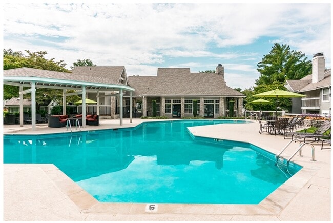 Building Photo - Southpoint at Stones River