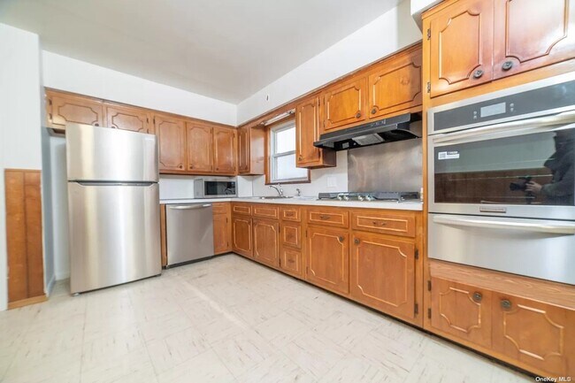 Foto del edificio - 90-33 Springfield Blvd