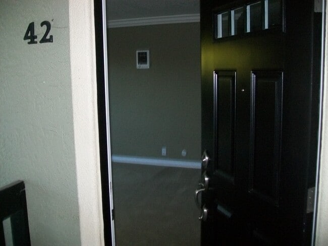 Foto del edificio - Large 2 Bed 2 Bath In Chula Vista