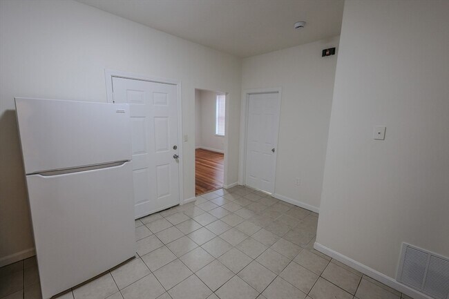 Building Photo - 127 Intervale St