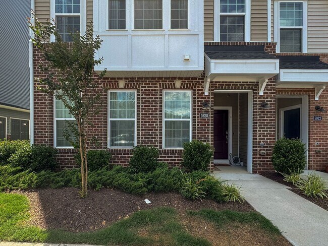 Foto del edificio - 5920 Whitehurst Ln