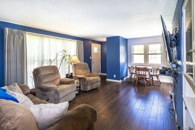 Building Photo - 103 Mapleview Dr