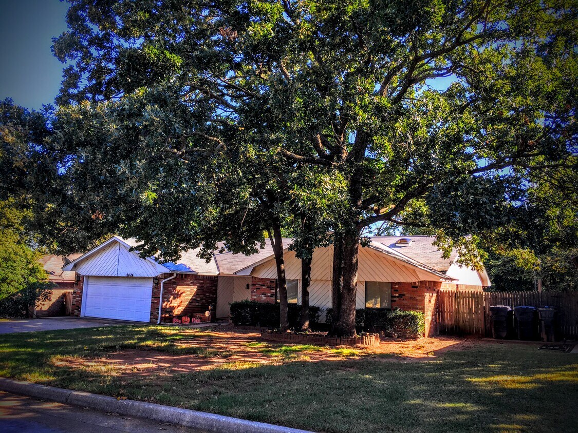2424 Shady Tree Ln, Edmond, OK 73013 House Rental in Edmond, OK