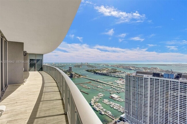 Foto del edificio - 488 NE 18th St