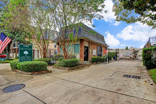 Foto del edificio - 2400 N Braeswood Blvd