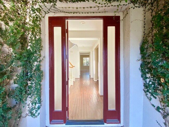 Foto del edificio - Spacious 4 bed 3 bath Newbury park home