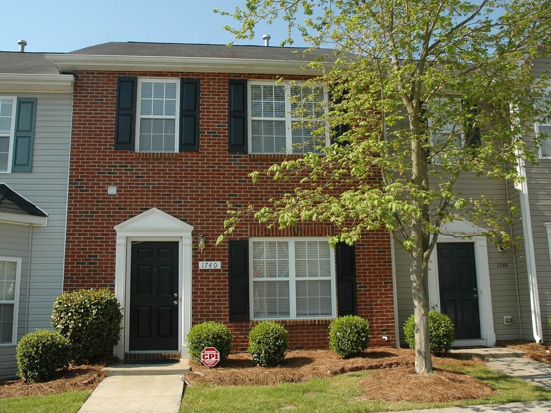 1740 Olivers Crossing Cir, WinstonSalem, NC 27127 Townhome Rentals