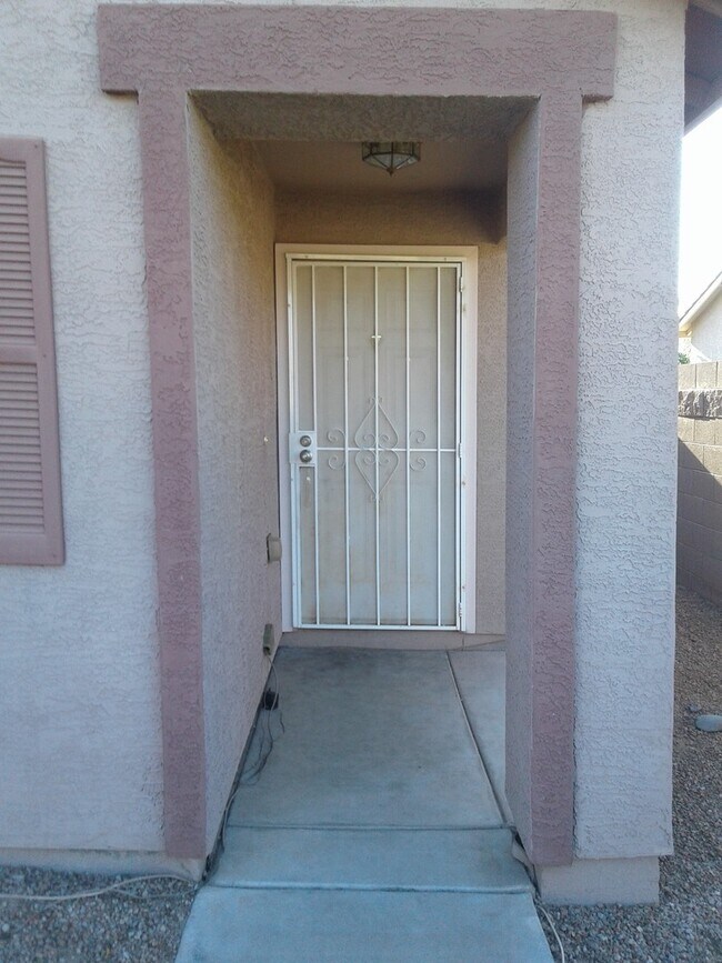 Building Photo - 3 Bedroom Home at San Tan Ranch Near E Pec...