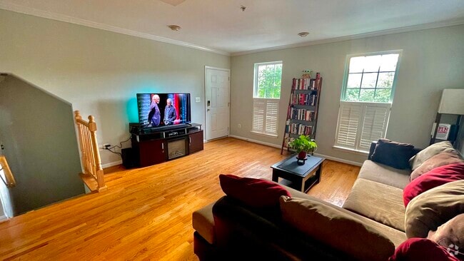 Building Photo - 1607A Potomac Greens Dr