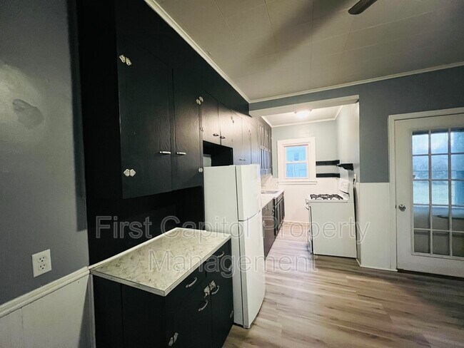Foto del edificio - 1102 W Elm Ave