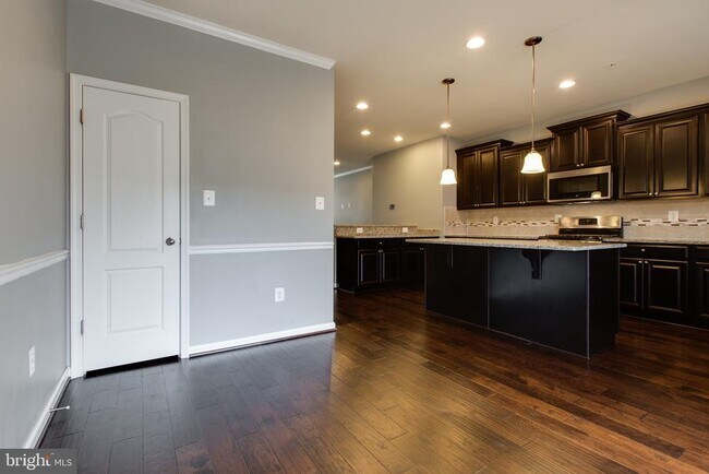 Foto del edificio - 1314 Hawthorn Dr