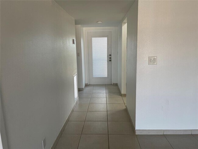 Building Photo - 8340 Sands Point Blvd