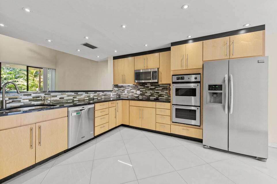 Foto principal - 790 Saint Albans Dr