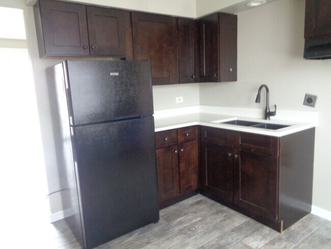 Foto del edificio - 7323 W 79th St