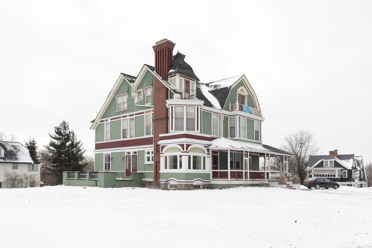 422 E Fulton St, Grand Rapids, MI 49503 Apartments in Grand Rapids, MI