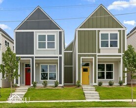 Building Photo - 2336 E 18th St