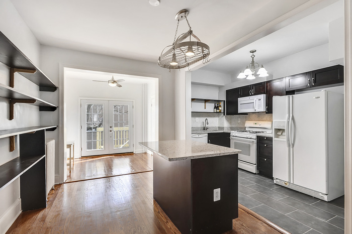 Primary Photo - 4931 7th St NW