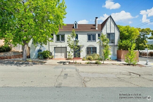 Building Photo - 2242 E 32nd St