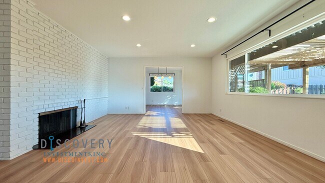 Foto del edificio - Modern Ranch-Style Retreat in the Oakland ...