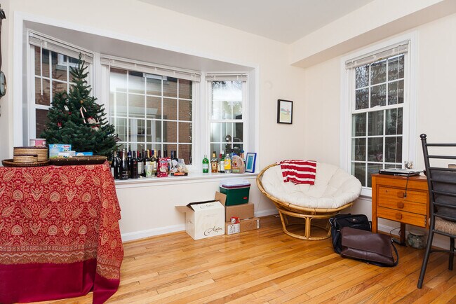 Building Photo - 1855 Biltmore St NW