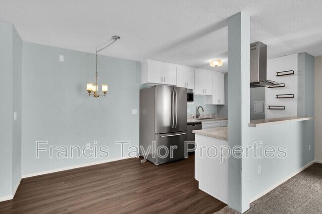 Foto del edificio - 6780 Friars Rd