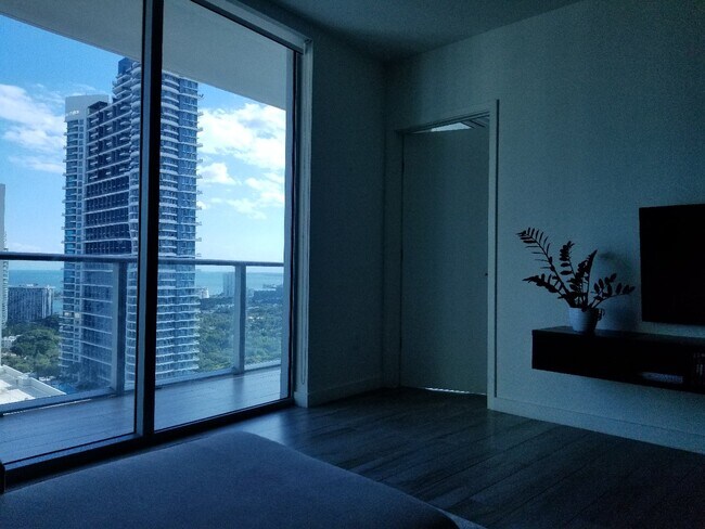 Living room - 1100 S Miami Ave